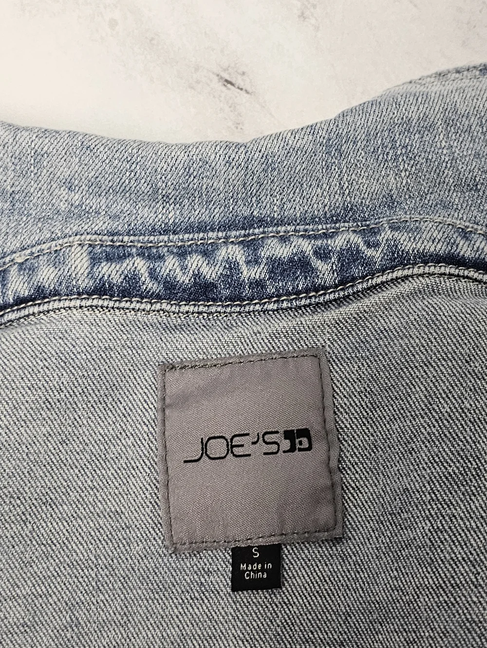 Joe’s Jeans Light Wash Distressed Denim Trucker Jacket Small Classic Fitted